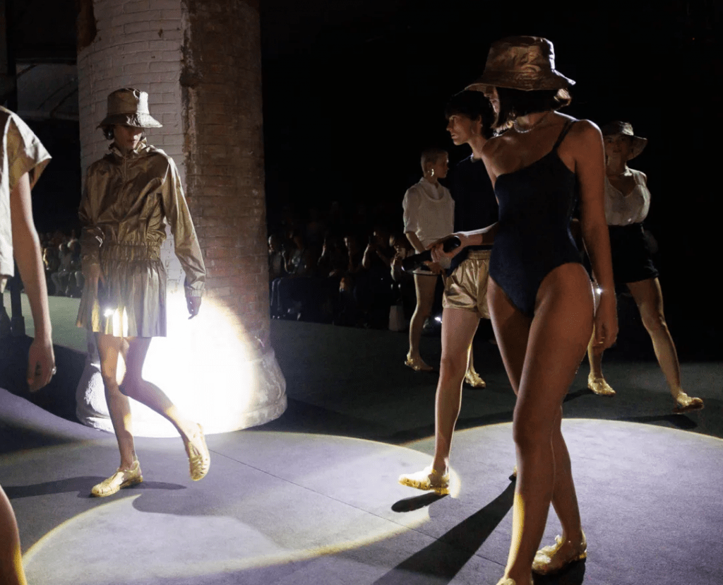 080 Barcelona, All That She Loves